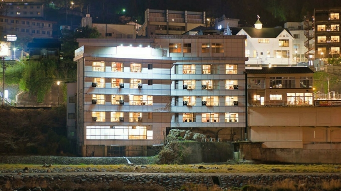 【素泊り】下呂温泉で貴重な湯もみ体験♪全室リバービューのお部屋で景色を存分に満喫＜貸切温泉60分付＞